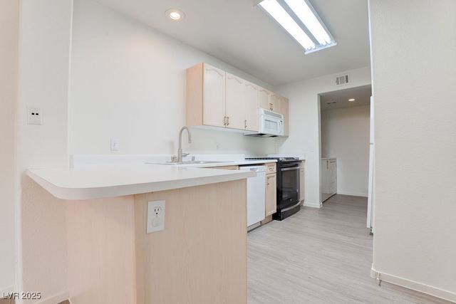 9672 Gunsmith Drive, Las Vegas, NV 89123