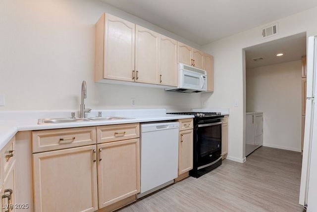 9672 Gunsmith Drive, Las Vegas, NV 89123