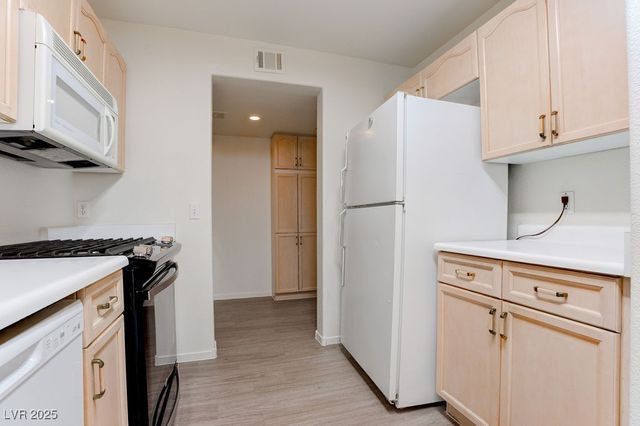 9672 Gunsmith Drive, Las Vegas, NV 89123