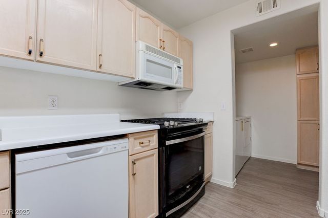 9672 Gunsmith Drive, Las Vegas, NV 89123