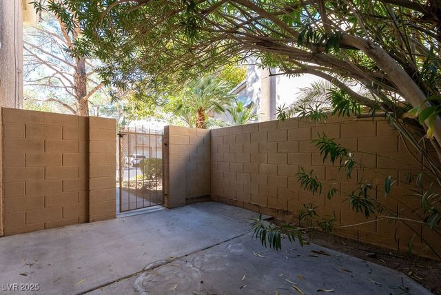 9672 Gunsmith Drive, Las Vegas, NV 89123