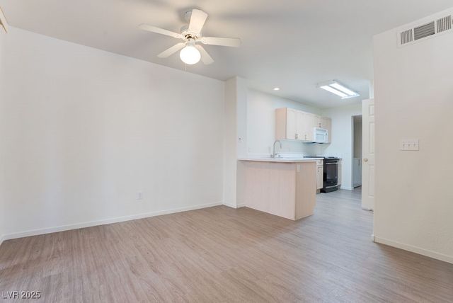 9672 Gunsmith Drive, Las Vegas, NV 89123