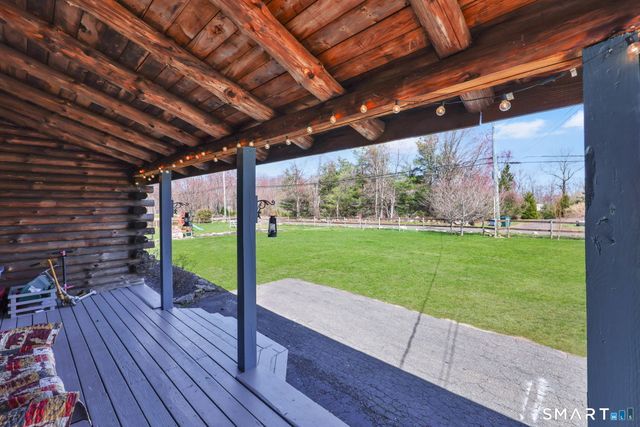 800 Gaylord Mountain Road, Hamden, CT 06518