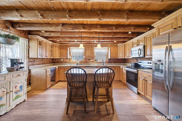 800 Gaylord Mountain Road, Hamden, CT 06518