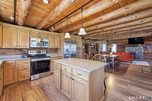 800 Gaylord Mountain Road, Hamden, CT 06518