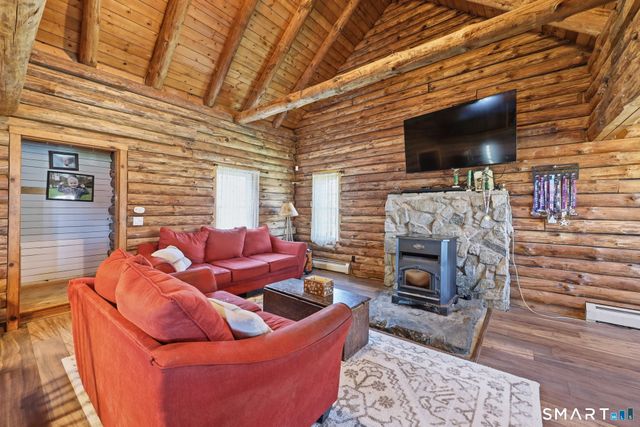 800 Gaylord Mountain Road, Hamden, CT 06518