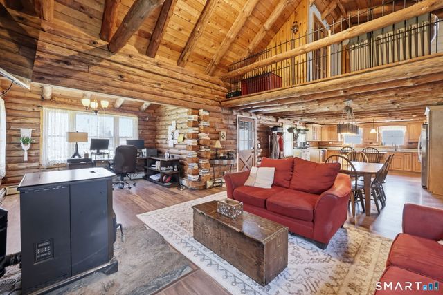 800 Gaylord Mountain Road, Hamden, CT 06518