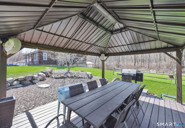 800 Gaylord Mountain Road, Hamden, CT 06518