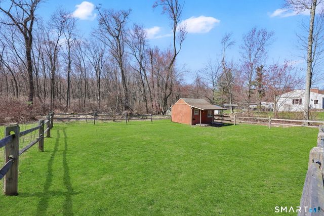 800 Gaylord Mountain Road, Hamden, CT 06518