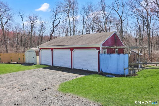 800 Gaylord Mountain Road, Hamden, CT 06518