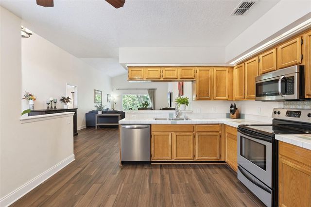 1016 REYNOLDS COURT, Oviedo, FL 32765