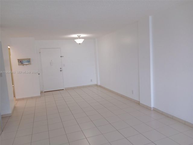 1913 S Ocean Dr 423, Hallandale Beach, FL 33009