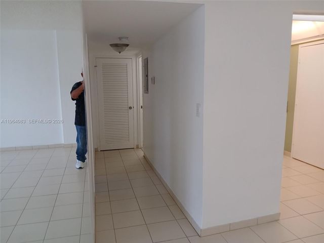 1913 S Ocean Dr 423, Hallandale Beach, FL 33009