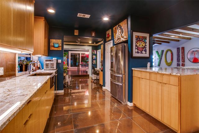 1505 Arizona Avenue, Dallas, TX 75216