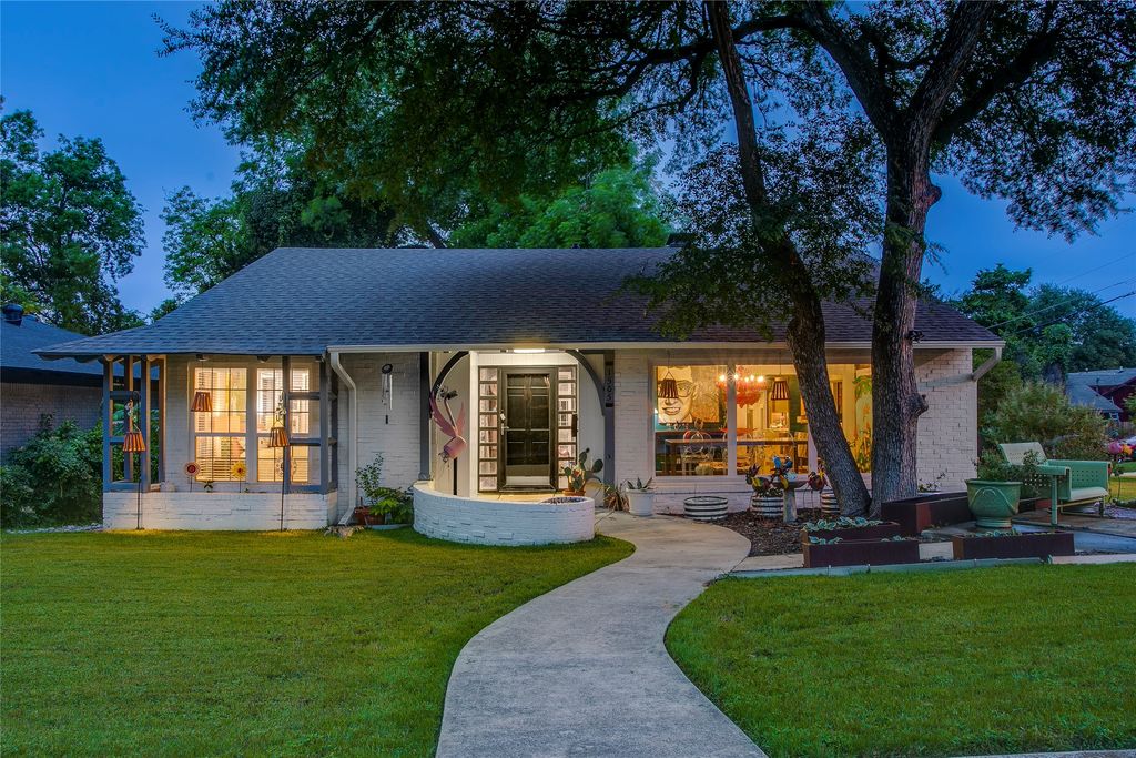1505 Arizona Avenue, Dallas, TX 75216