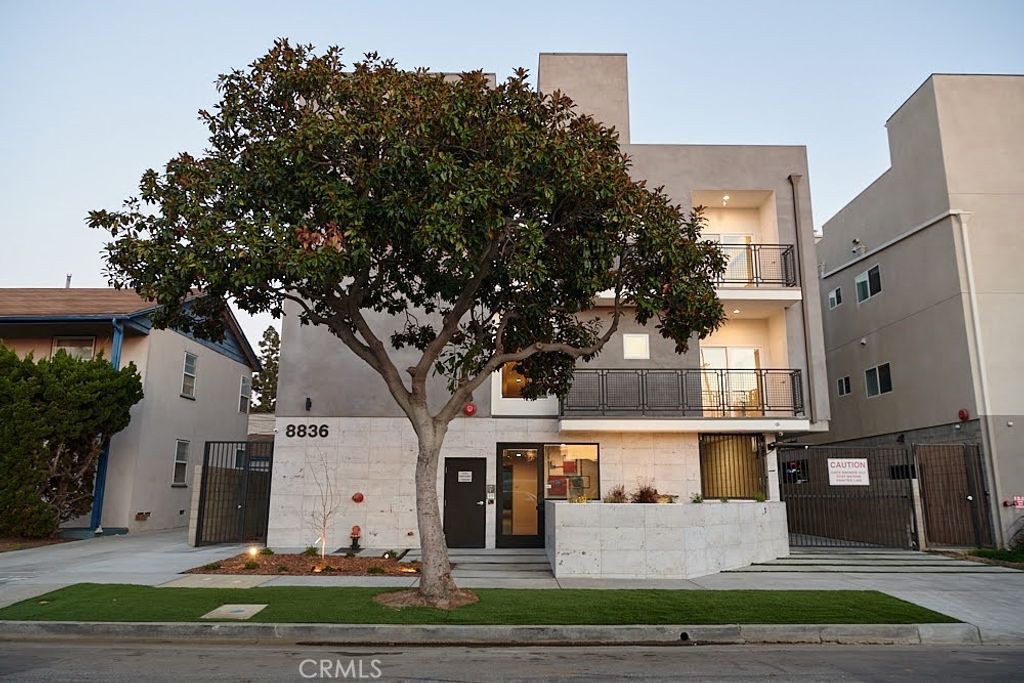 8836 Reading, Los Angeles, CA 90045 — exterior