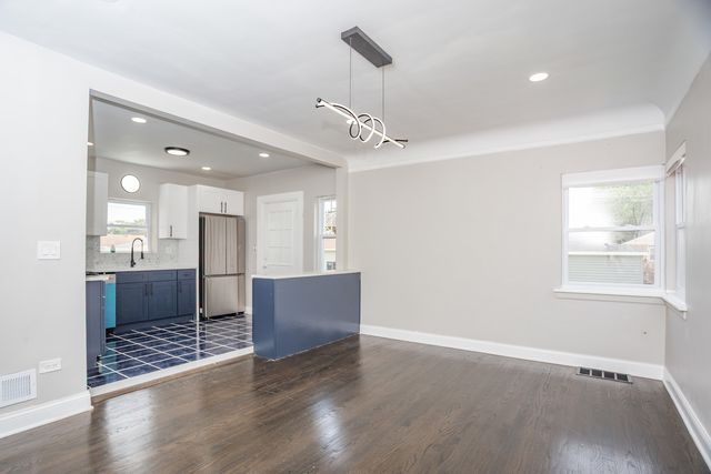 10320 S Rhodes Avenue, Chicago, IL 60628