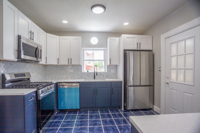 10320 S Rhodes Avenue, Chicago, IL 60628