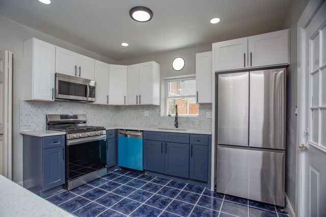 10320 S Rhodes Avenue, Chicago, IL 60628