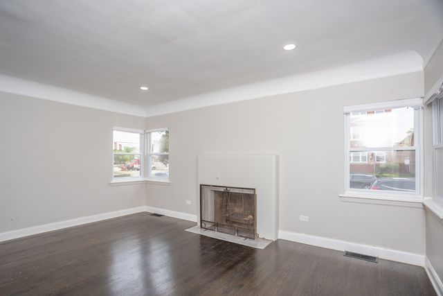 10320 S Rhodes Avenue, Chicago, IL 60628