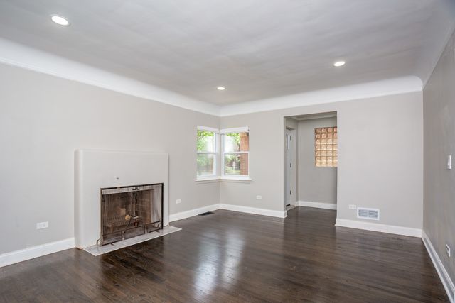 10320 S Rhodes Avenue, Chicago, IL 60628