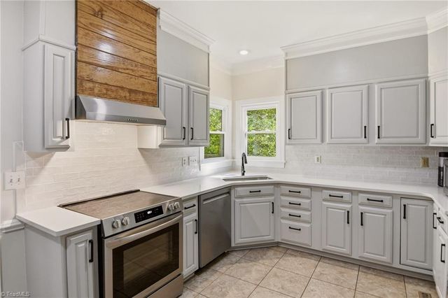 309 Hambrick Court, Winston-salem, NC 27106