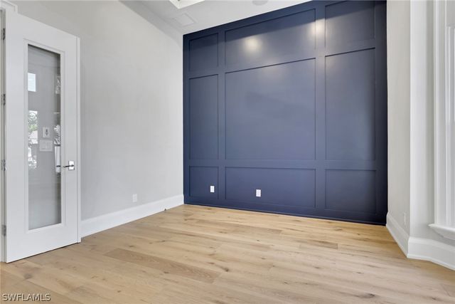 1331 Little Blue Heron CT, Naples, FL 34108