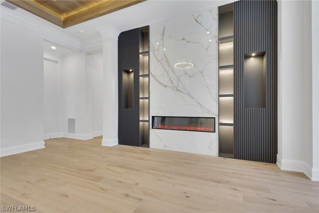 1331 Little Blue Heron CT, Naples, FL 34108