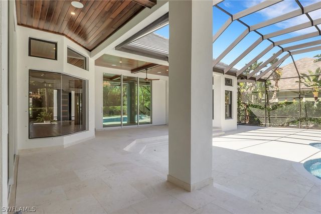 1331 Little Blue Heron CT, Naples, FL 34108