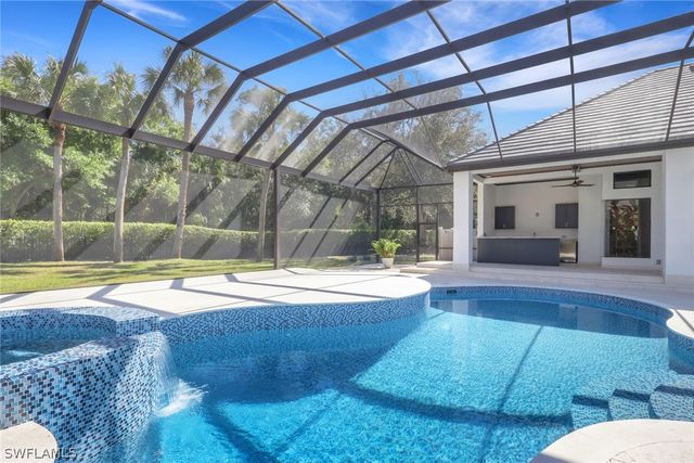 1331 Little Blue Heron CT, Naples, FL 34108