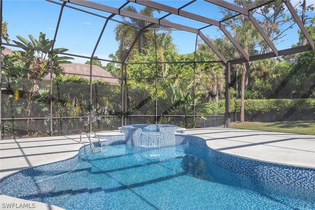 1331 Little Blue Heron CT, Naples, FL 34108