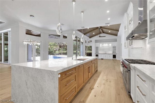 1331 Little Blue Heron CT, Naples, FL 34108