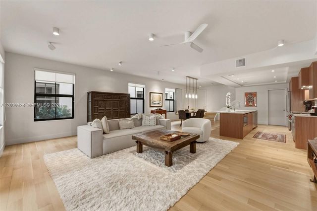 3036 Mcdonald Street, Miami, FL 33133