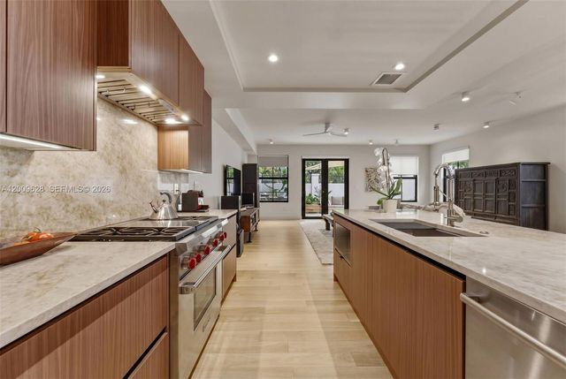 3036 Mcdonald Street, Miami, FL 33133
