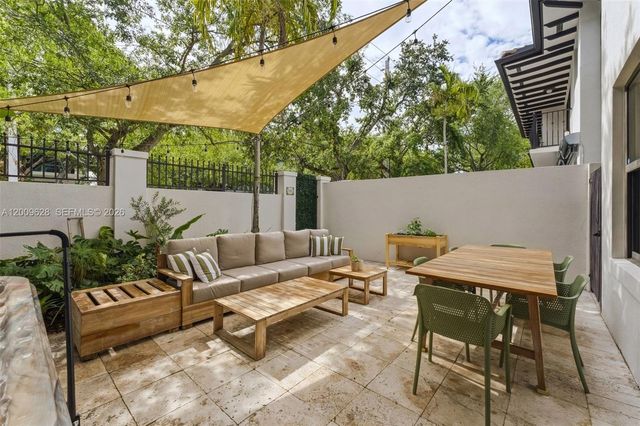 3036 Mcdonald Street, Miami, FL 33133