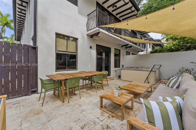 3036 Mcdonald Street, Miami, FL 33133