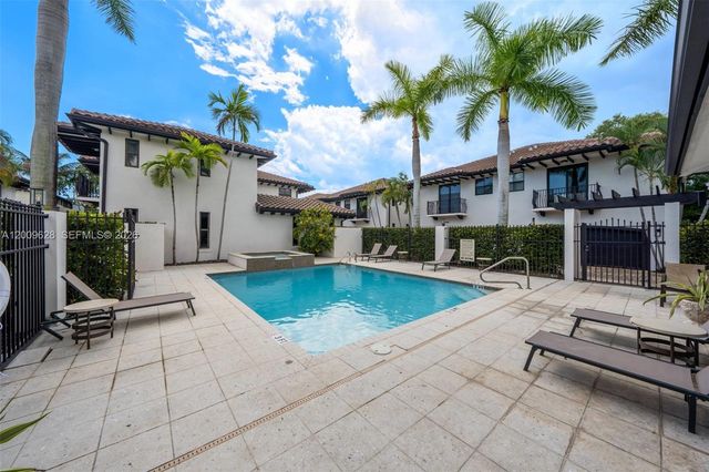 3036 Mcdonald Street, Miami, FL 33133