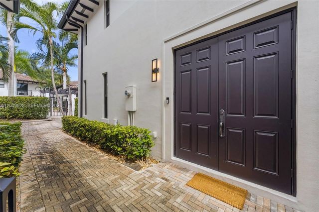3036 Mcdonald Street, Miami, FL 33133