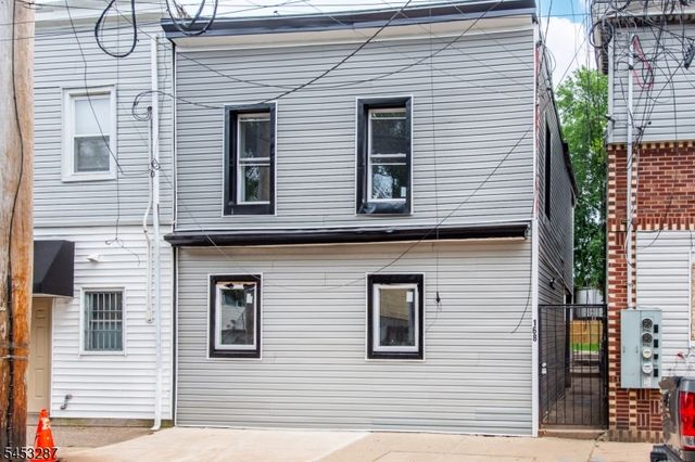 168 N Main St, Paterson City, NJ 07522