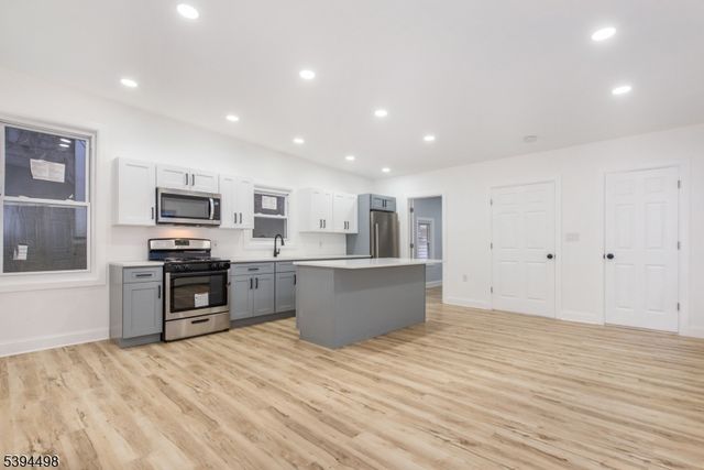 168 N Main St, Paterson City, NJ 07522