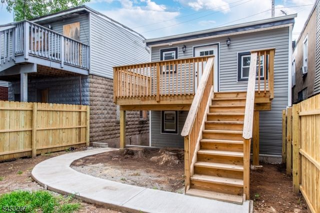 168 N Main St, Paterson City, NJ 07522