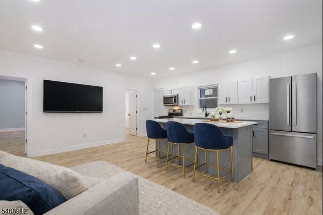 168 N Main St, Paterson City, NJ 07522