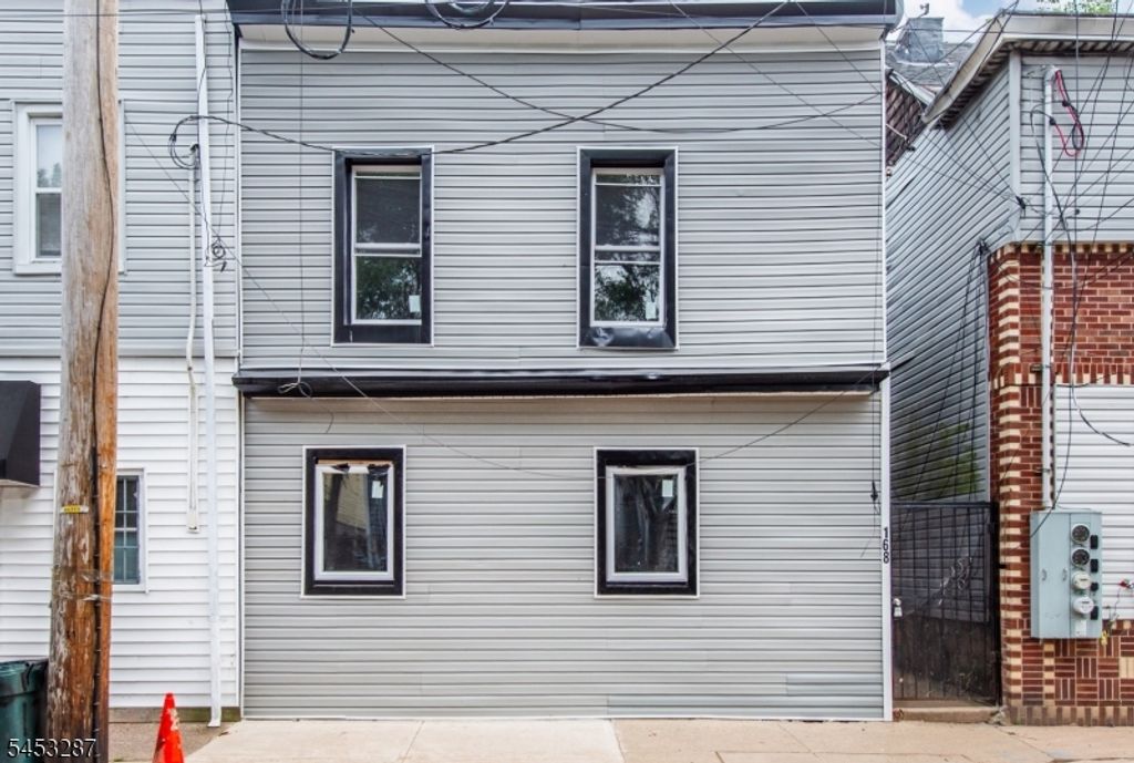 168 N Main St, Paterson City, NJ 07522