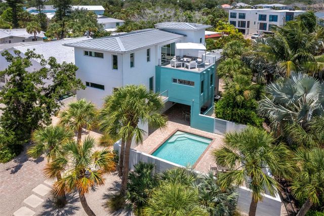 471 ISLAND CIRCLE, Sarasota, FL 34242