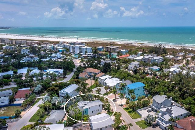 471 ISLAND CIRCLE, Sarasota, FL 34242