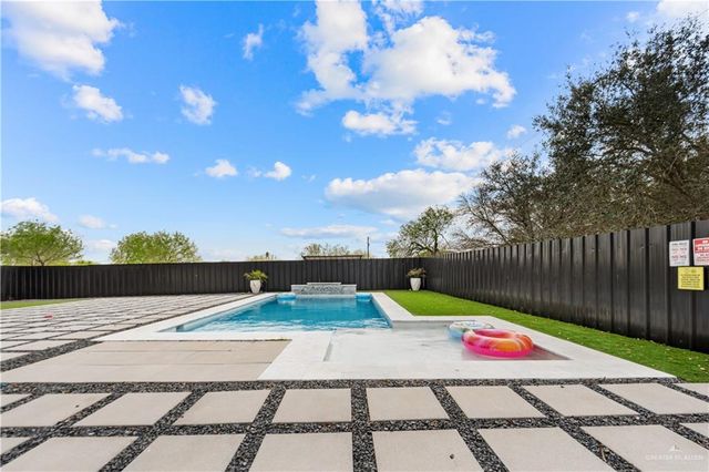 21982 N Sunflower Road N, Edinburg, TX 78542