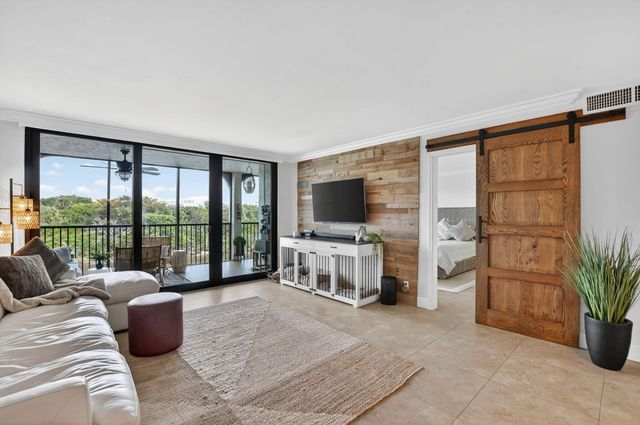 1631 Riverview Road 303, Deerfield Beach, FL 33441