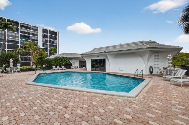 1631 Riverview Road 303, Deerfield Beach, FL 33441