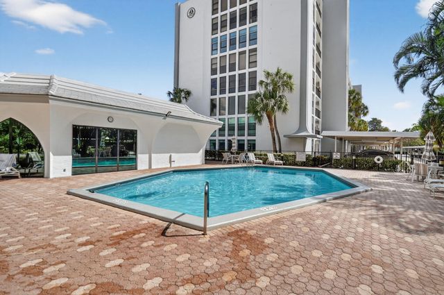 1631 Riverview Road 303, Deerfield Beach, FL 33441