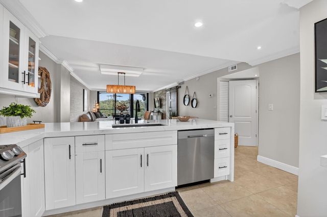 1631 Riverview Road 303, Deerfield Beach, FL 33441